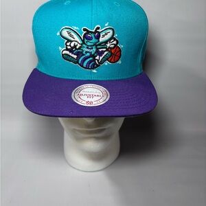 Deadstock Mitchell and Ness Charlotte Hornets Snapback NBA hat